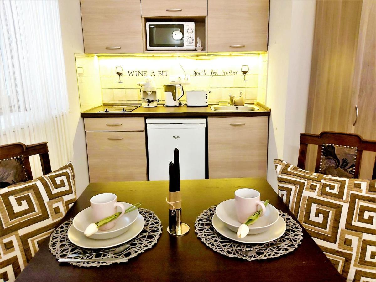 Nora Studio Apartman - Eger Appartement Buitenkant foto