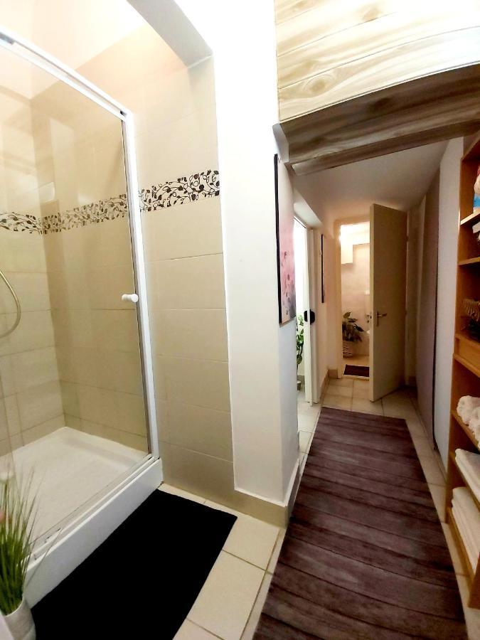 Nora Studio Apartman - Eger Appartement Buitenkant foto