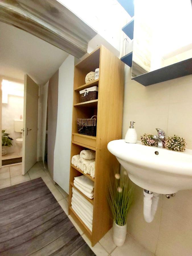 Nora Studio Apartman - Eger Appartement Buitenkant foto