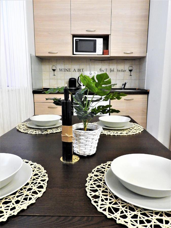 Nora Studio Apartman - Eger Appartement Buitenkant foto