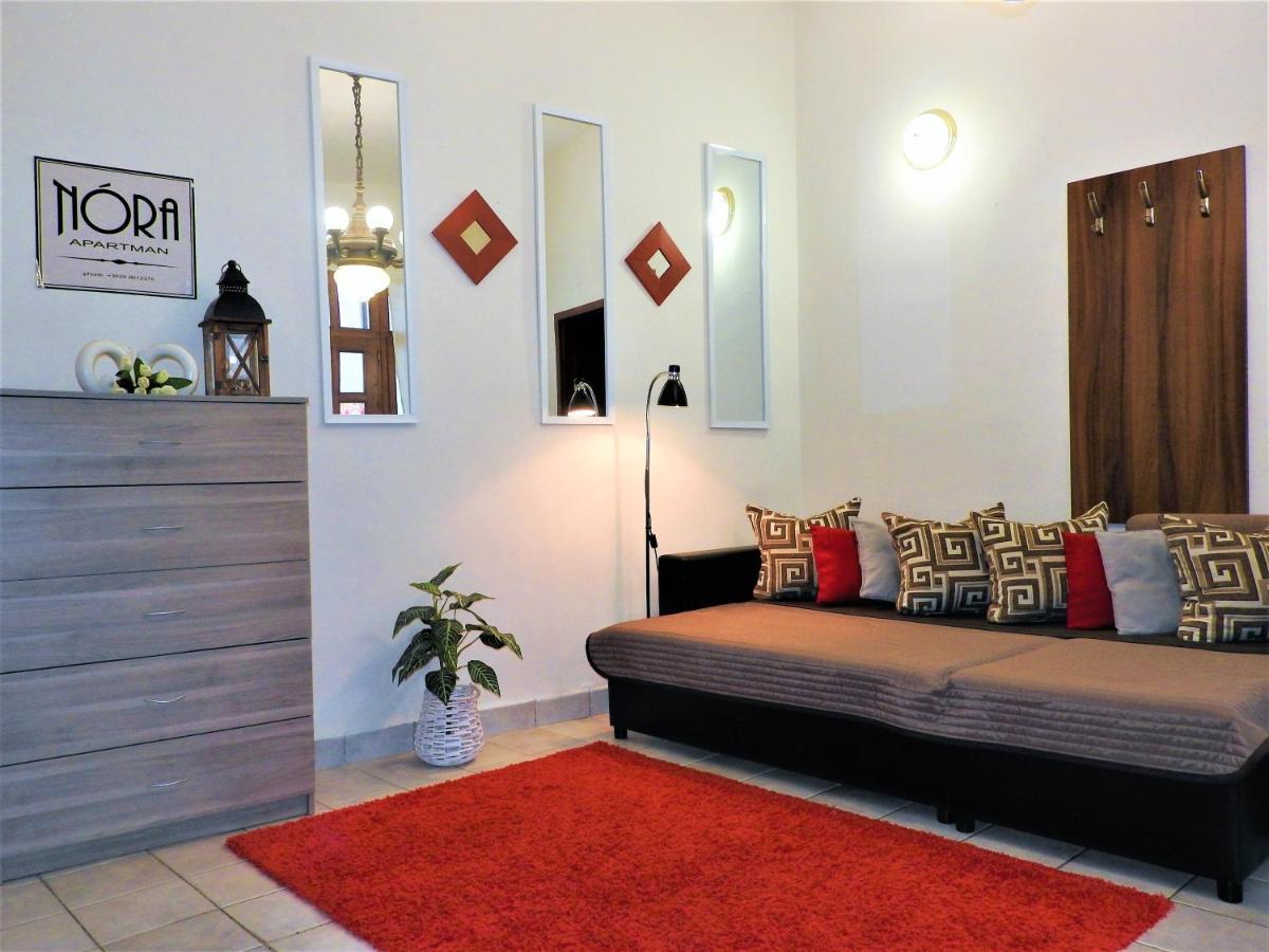 Nora Studio Apartman - Eger Appartement Buitenkant foto