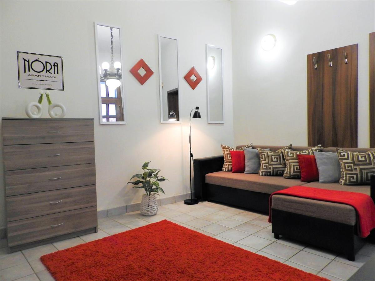 Nora Studio Apartman - Eger Appartement Buitenkant foto