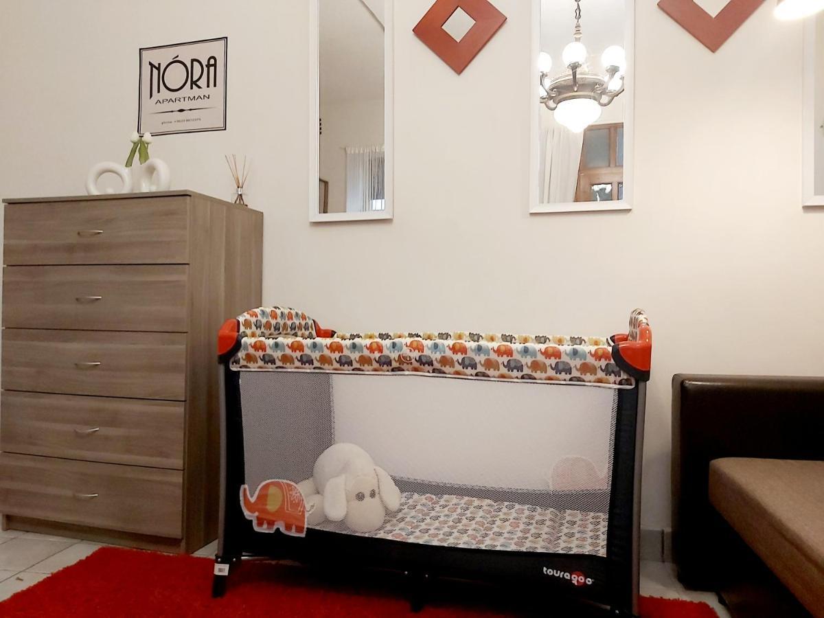 Nora Studio Apartman - Eger Appartement Buitenkant foto